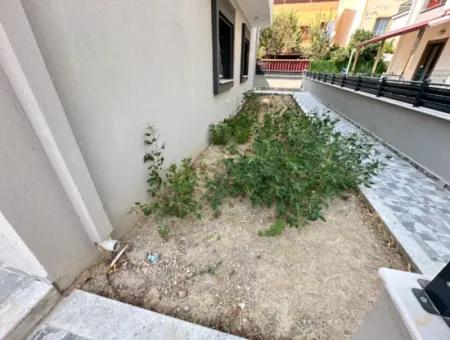 Doğanbey Merkezde Plaja 400M Bahçeli Satılık 3+1 Villa