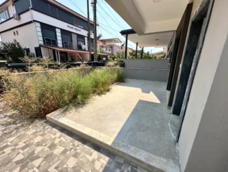 Doğanbey Merkezde Plaja 400M Bahçeli Satılık 3+1 Villa