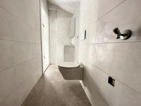 Doğanbey Merkezde Plaja 400M Bahçeli Satılık 3+1 Villa