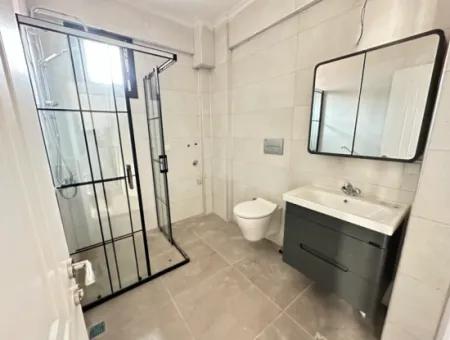 Doğanbey Merkezde Plaja 400M Bahçeli Satılık 3+1 Villa