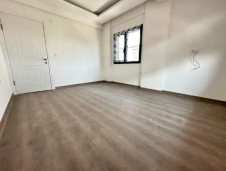 Doğanbey Merkezde Plaja 400M Bahçeli Satılık 3+1 Villa