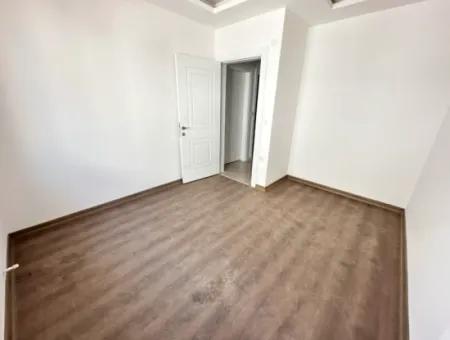 Doğanbey Merkezde Plaja 400M Bahçeli Satılık 3+1 Villa