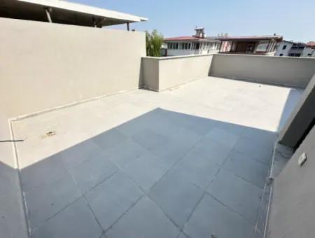 Doğanbey Merkezde Plaja 400M Bahçeli Satılık 3+1 Villa