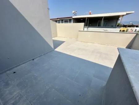 Doğanbey Merkezde Plaja 400M Bahçeli Satılık 3+1 Villa