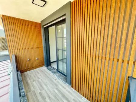 Doğanbeyde 300M2 Brüt Bağımsız Havuzlu Geniş Satılık 3+1 Villa
