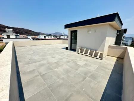 Doğanbeyde 300M2 Brüt Bağımsız Havuzlu Geniş Satılık 3+1 Villa