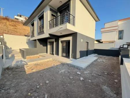 Payamlı Da Bahçeli Sıfır Yapılı İskanlı Satılık 2+1 Villa