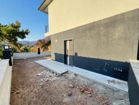 Payamlı Da Bahçeli Sıfır Yapılı İskanlı Satılık 2+1 Villa