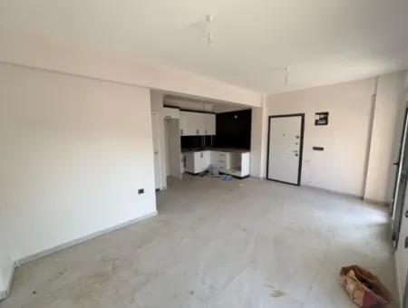 Payamlı Da Bahçeli Sıfır Yapılı İskanlı Satılık 2+1 Villa