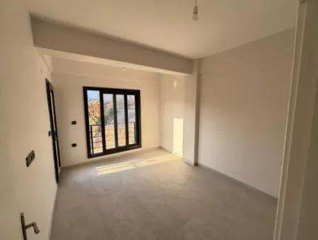 Payamlı Da Bahçeli Sıfır Yapılı İskanlı Satılık 2+1 Villa