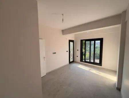 Payamlı Da Bahçeli Sıfır Yapılı İskanlı Satılık 2+1 Villa