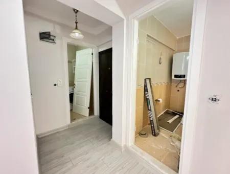 Ürkmez Merkez De Masrafsız Plaja 150M Satılık 2+1 Daire