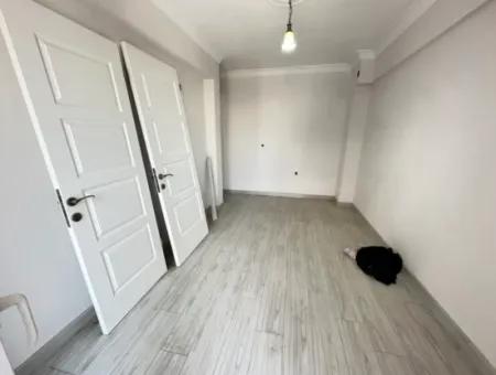 Ürkmez Merkez De Masrafsız Plaja 150M Satılık 2+1 Daire