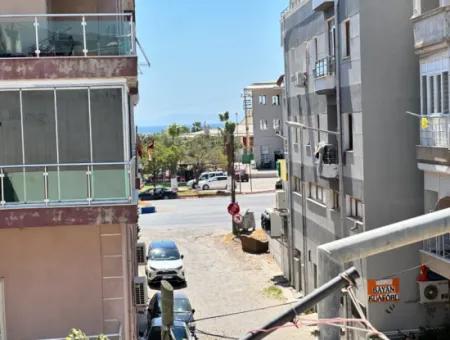 Ürkmez Merkez De Masrafsız Plaja 150M Satılık 2+1 Daire
