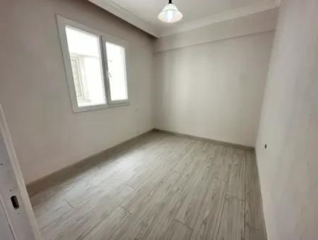 Ürkmez Merkez De Masrafsız Plaja 150M Satılık 2+1 Daire