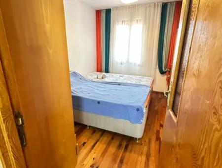 Ürkmez Deniz Tarafın Da Plaja 200M Satılık 3+1 Bahçeli Villa