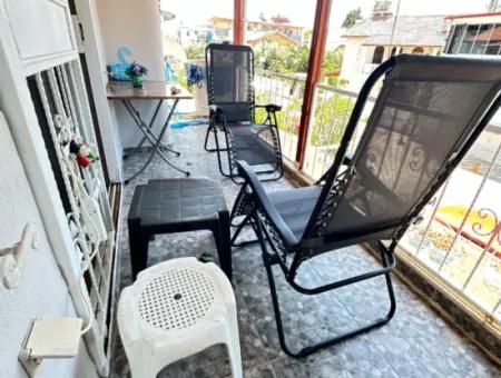 Ürkmez Deniz Tarafın Da Plaja 200M Satılık 3+1 Bahçeli Villa