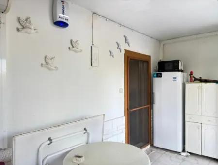 Ürkmez Deniz Tarafın Da Plaja 100M 4+1 Satılık Villa