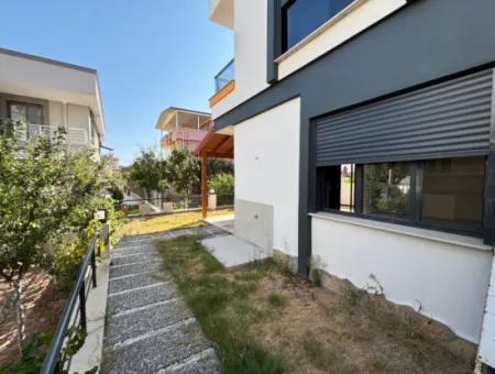 Doğanbey De Geniş Yapılı Bahçeli 3+1 Satılık Villa