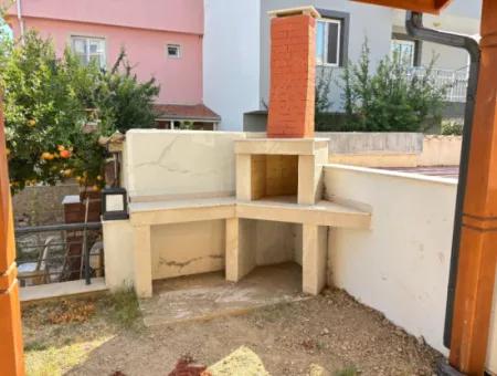 Doğanbey De Geniş Yapılı Bahçeli 3+1 Satılık Villa