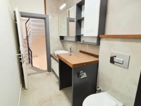 Doğanbey De Geniş Yapılı Bahçeli 3+1 Satılık Villa