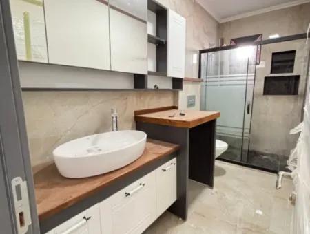 Doğanbey De Geniş Yapılı Bahçeli 3+1 Satılık Villa
