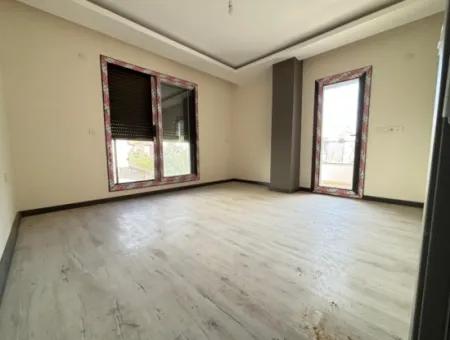 Doğanbey De Geniş Yapılı Bahçeli 3+1 Satılık Villa