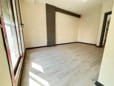 Doğanbey De Geniş Yapılı Bahçeli 3+1 Satılık Villa