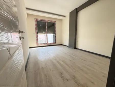 Doğanbey De Geniş Yapılı Bahçeli 3+1 Satılık Villa