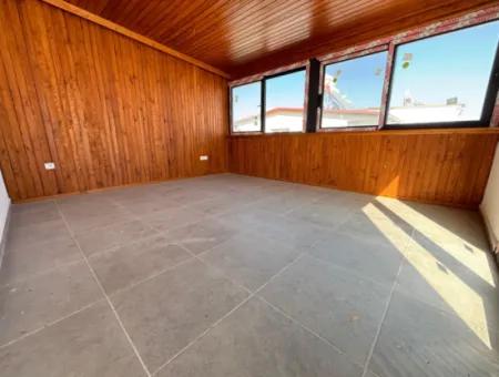 Doğanbey De Geniş Yapılı Bahçeli 3+1 Satılık Villa