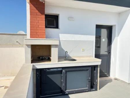 Doğanbey De Geniş Yapılı Bahçeli 3+1 Satılık Villa