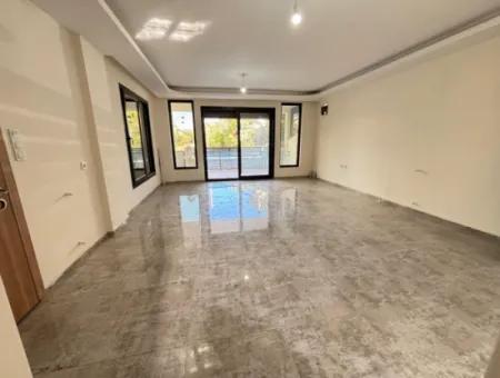 Doğanbey De Plaja 500 M Otoparklı Bahçeli 3+1 Satılık Villa