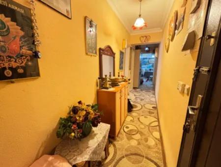 Ürkmez Merkez De Plaja 150 M Geniş Yapılı 2+1 Satılık Daire