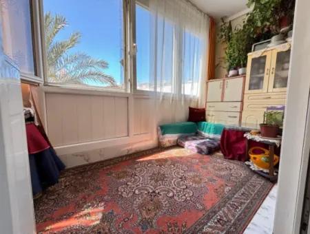 Ürkmez Merkez De Plaja 150 M Geniş Yapılı 2+1 Satılık Daire