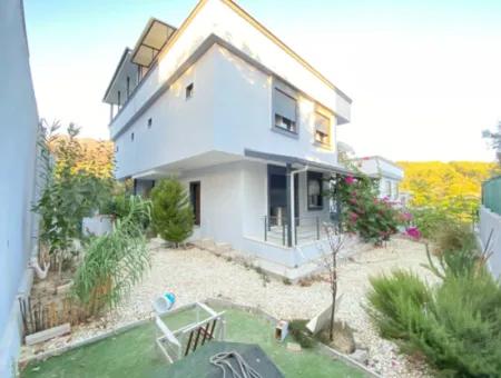 Seferihisar Ürkmez De Bahçeli Havadar 3+1 Satılık Villa