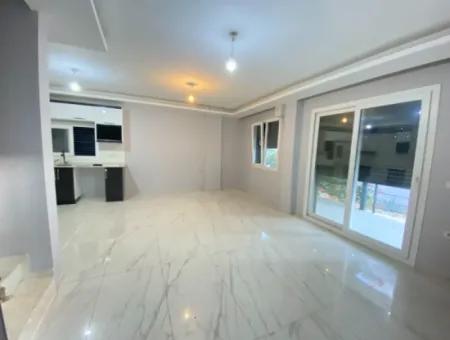 Seferihisar Ürkmez De Bahçeli Havadar 3+1 Satılık Villa