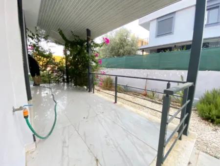 Seferihisar Ürkmez De Bahçeli Havadar 3+1 Satılık Villa